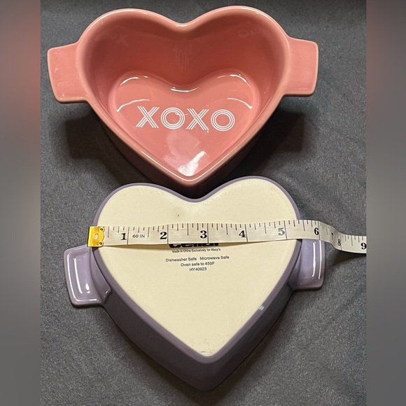 NWT The Cellar Macy’s 2 Stoneware Heart Cocottes - Picture 7 of 8